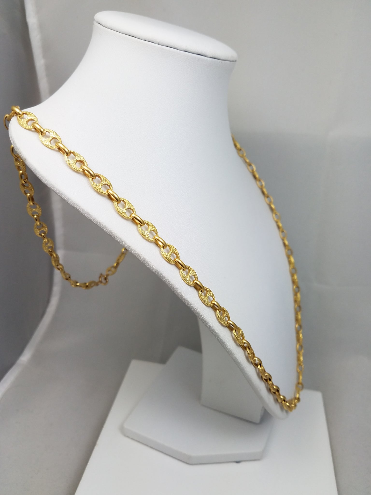 Vintage 31" Solid 18k Yellow Gold Fancy Link Chain Necklace