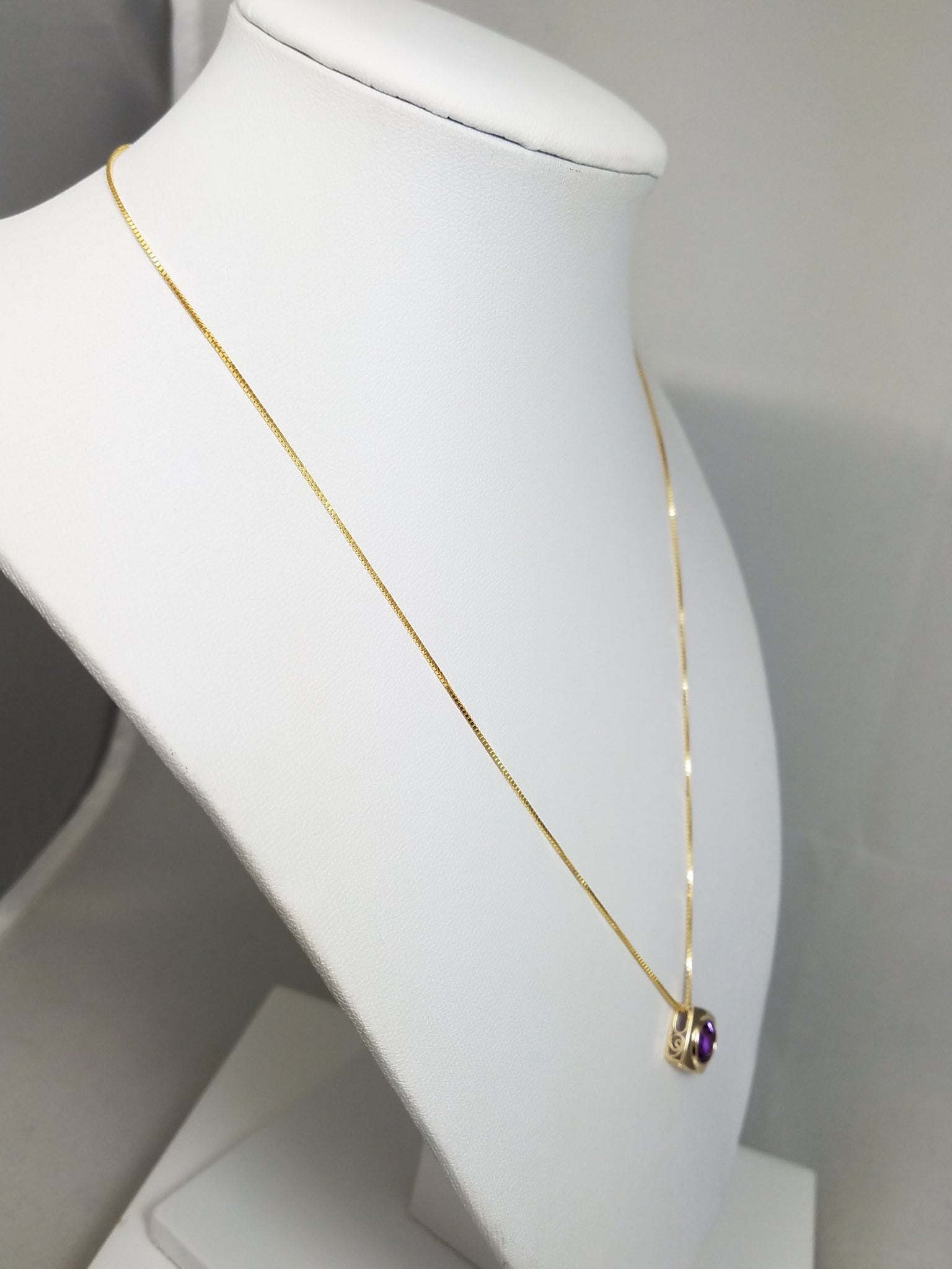 Vibrant 14k Yellow Gold Natural Amethyst Pendant Necklace