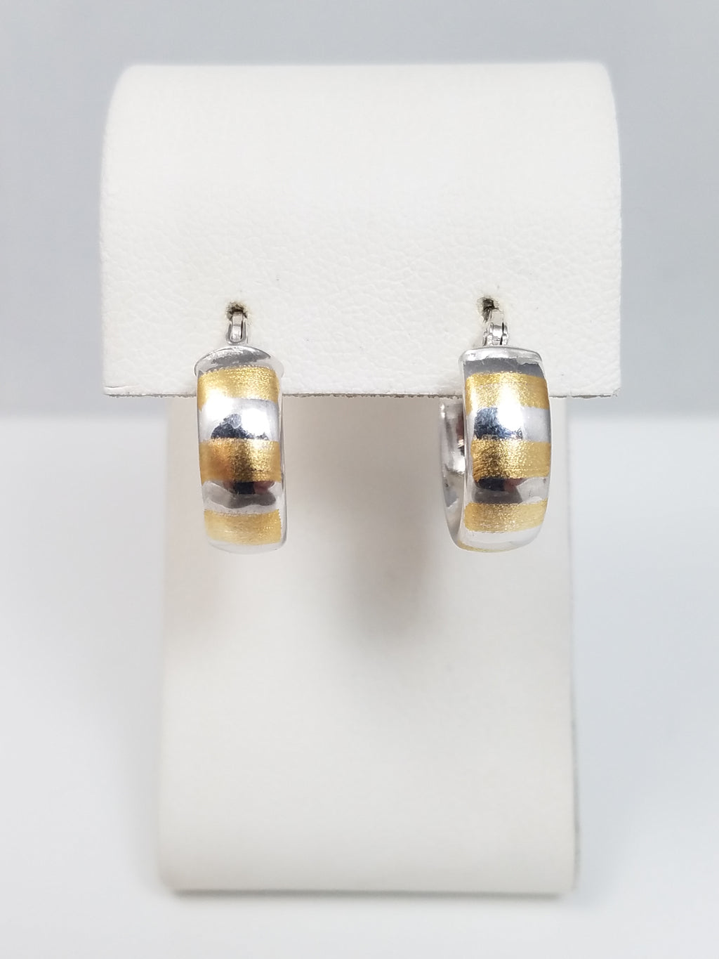 Charming 18k Two Tone Gold Hollow Italian Hoop Earrings