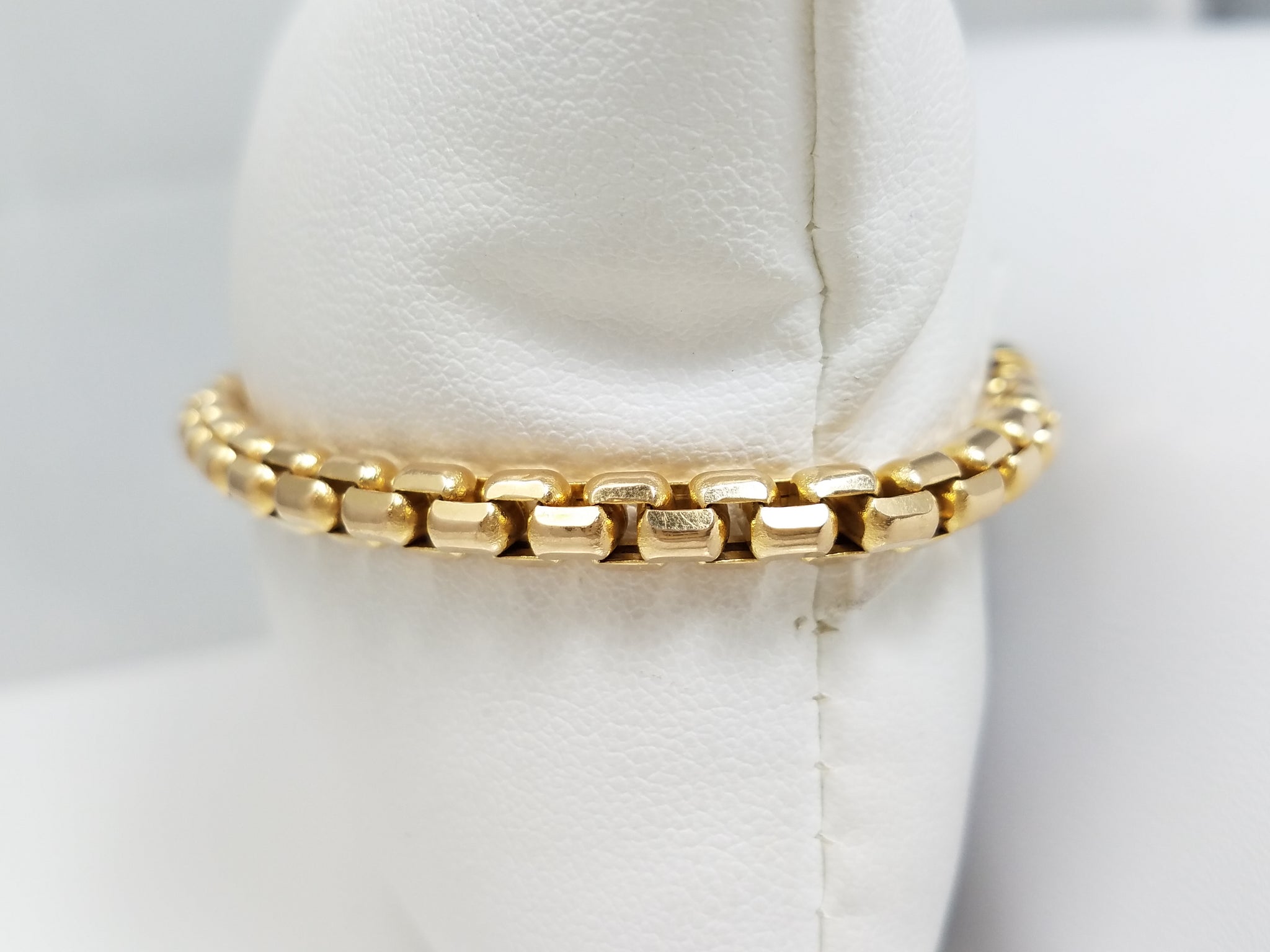 Refined 7" Solid 14k Gold Round Box Bracelet