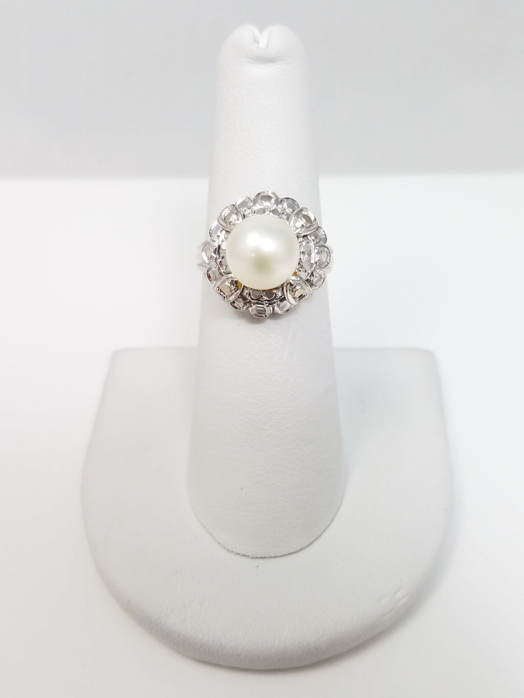 Elegant 14k White Gold Natural Cultured Akoya Saltwater Pearl Ring