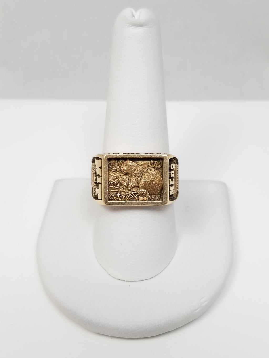 MIT 2009 Class Ring in 10k Yellow Gold