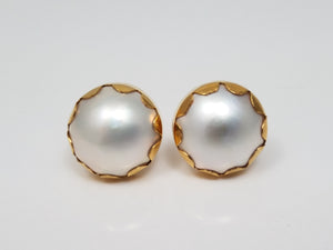 High Class 20k Yellow Gold Natural Cultured Mabe Pearl Buttons