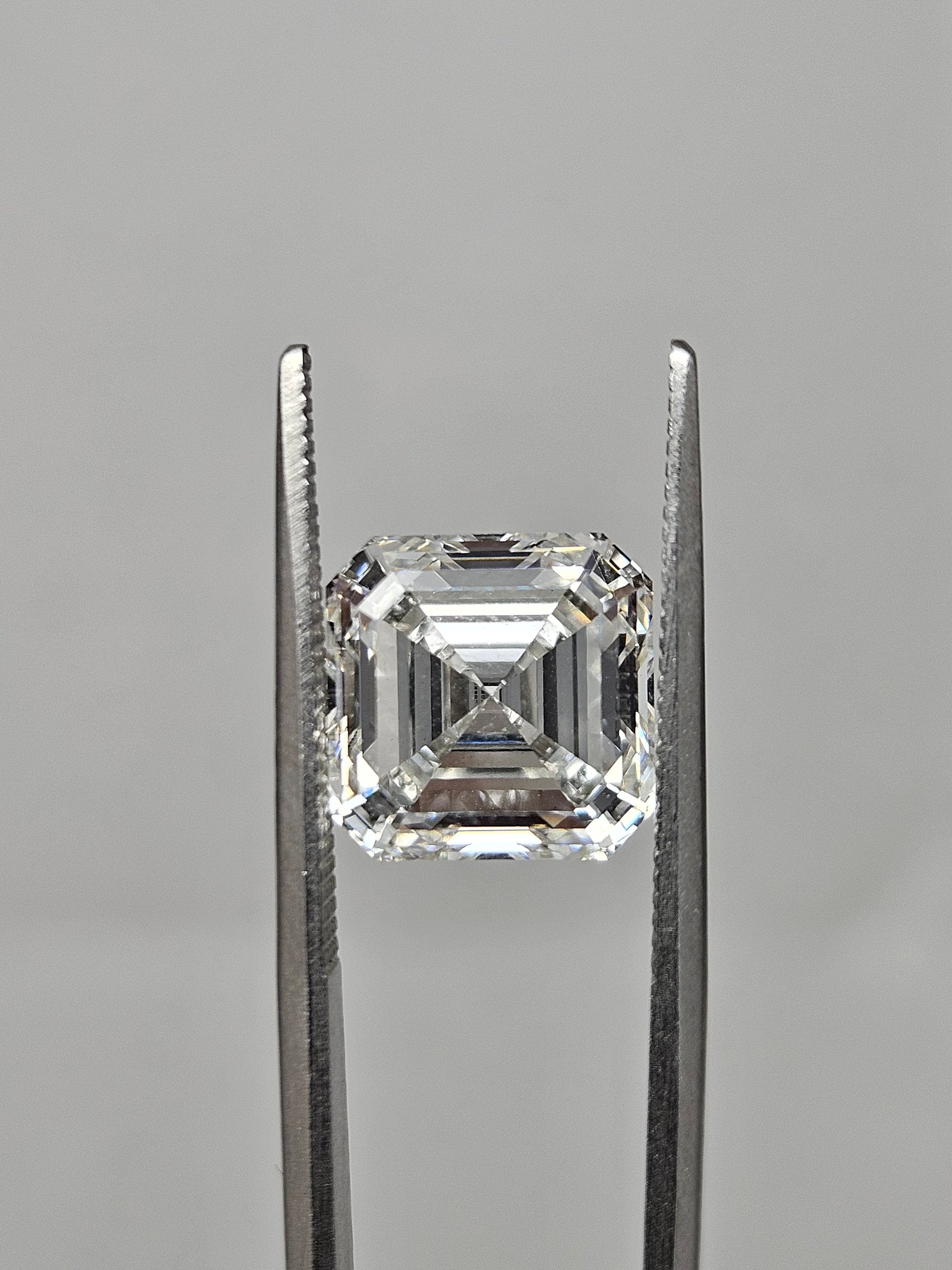 Grand IGI Certified 5.05ct Square Emerald Cut Lab Grown Diamond VS1-G