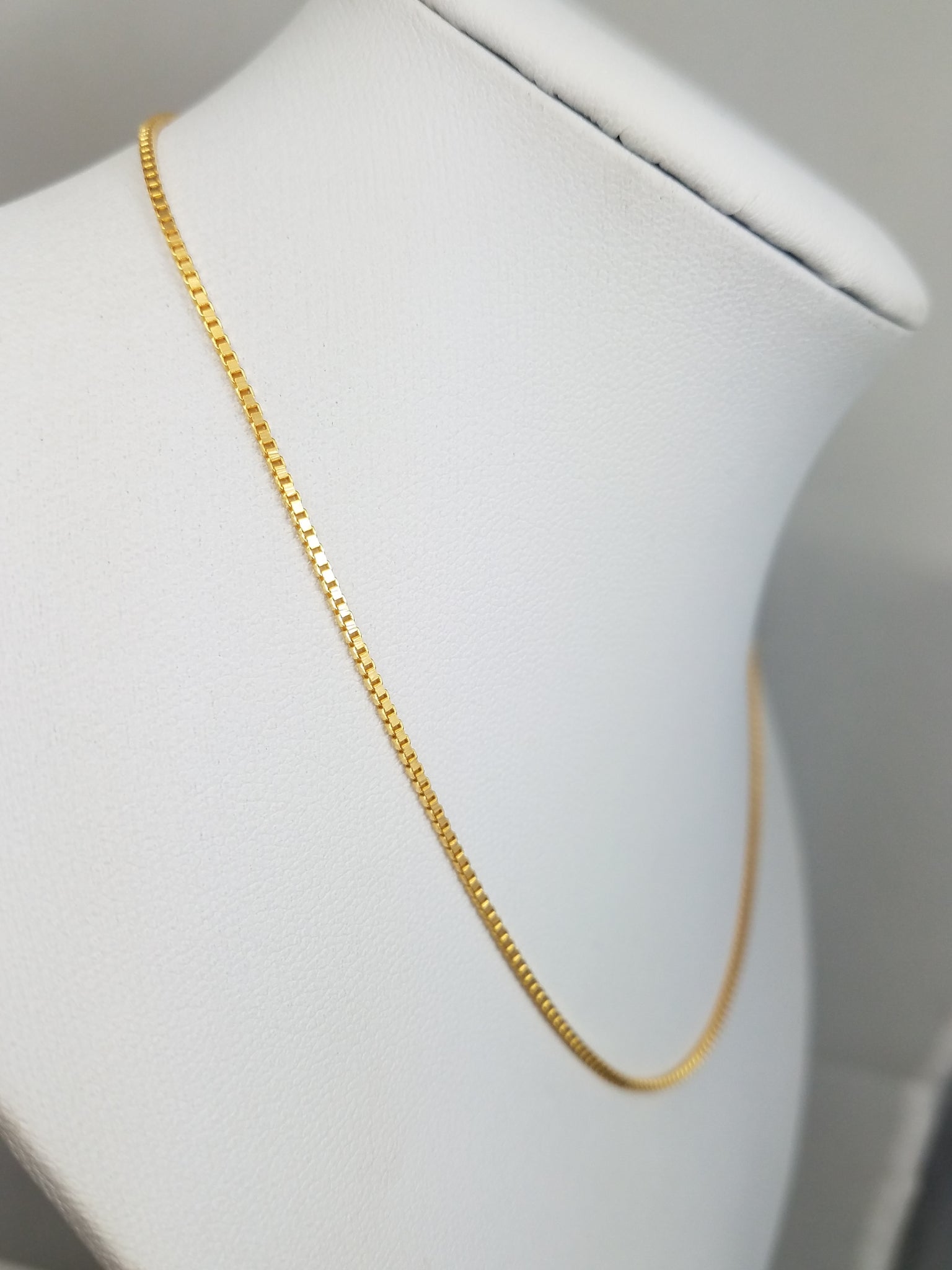 22k Yellow Gold Solid Box Link 14.75" Necklace