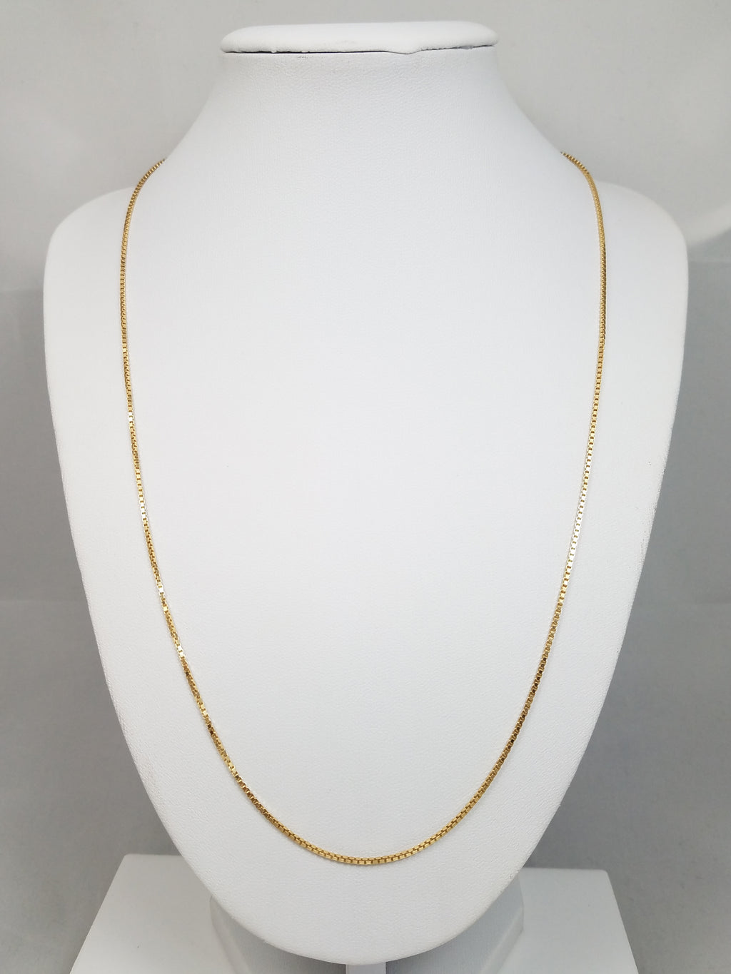 Solid Box Link 21.75" Necklace in 18k Yellow Gold