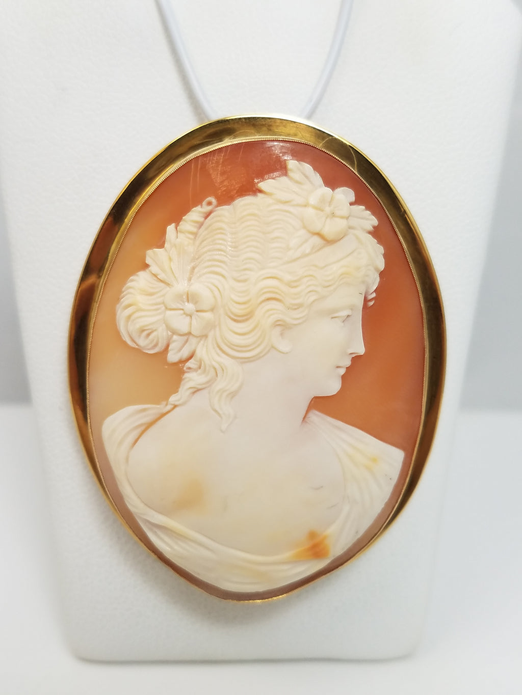 Large Vintage 14k Yellow Gold Natural Shell Cameo Brooch/Pendant