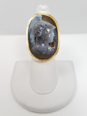 Large Women's 18k Yellow Gold Agate Cameo Ring