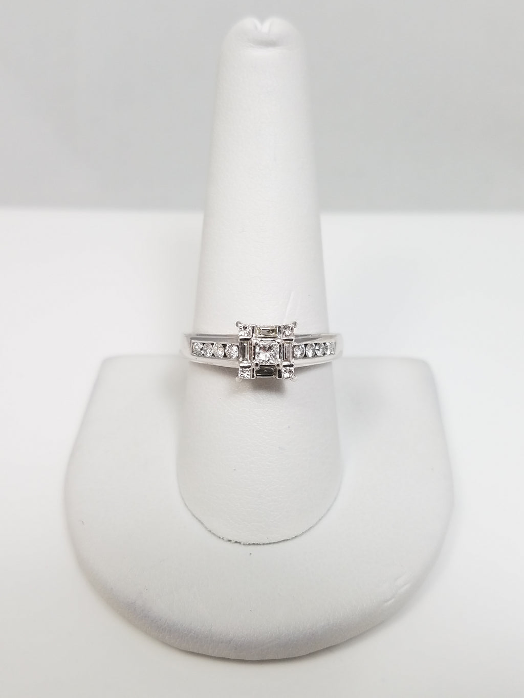 Elegant 14k White Gold Natural Diamond Engagement Ring