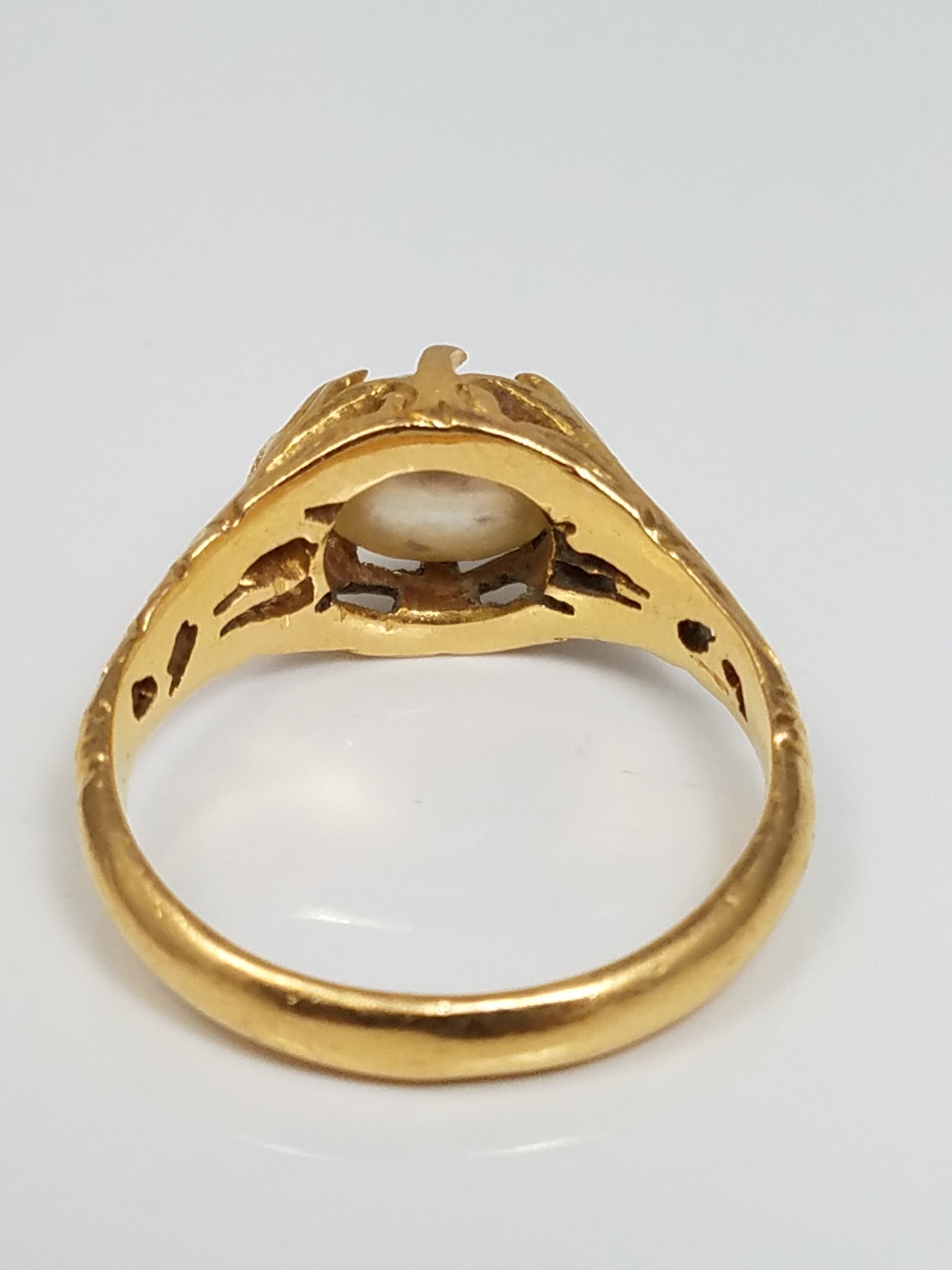 Ornate Vintage 21k Yellow Gold Hand Made Cultured Pearl Ring