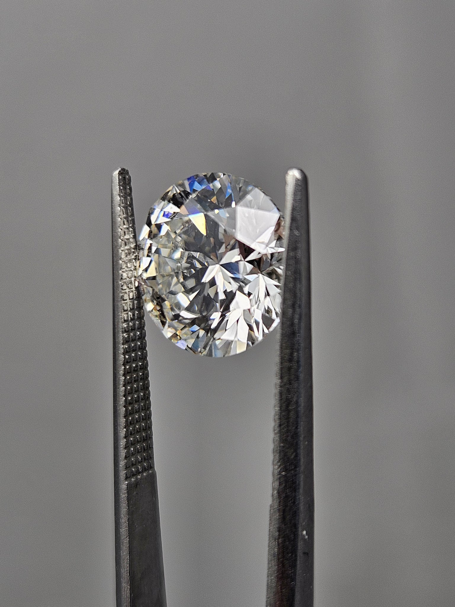 IGI Certified 4.11ct Lab Grown Round Brilliant Diamond VS2-G