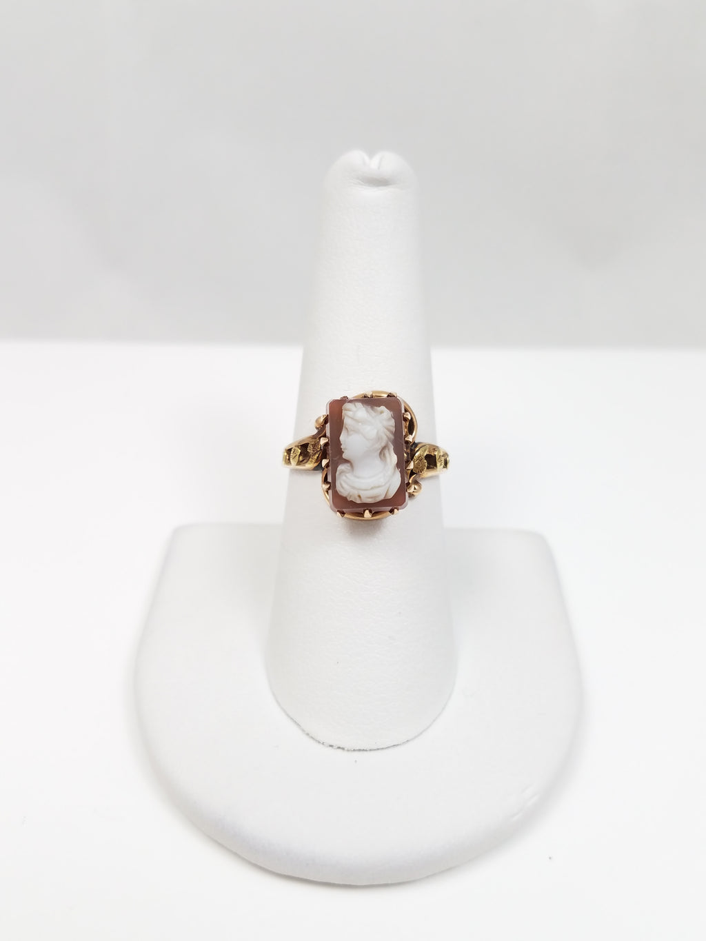 Victorian Stone Cameo 8k Yellow Gold Ring