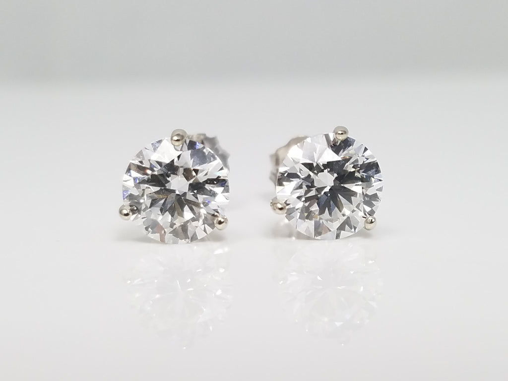 New Fabulous 14k White Gold 2.03ctw IGI Certified Lab Grown Diamond Solitaire Earrings VS1-D