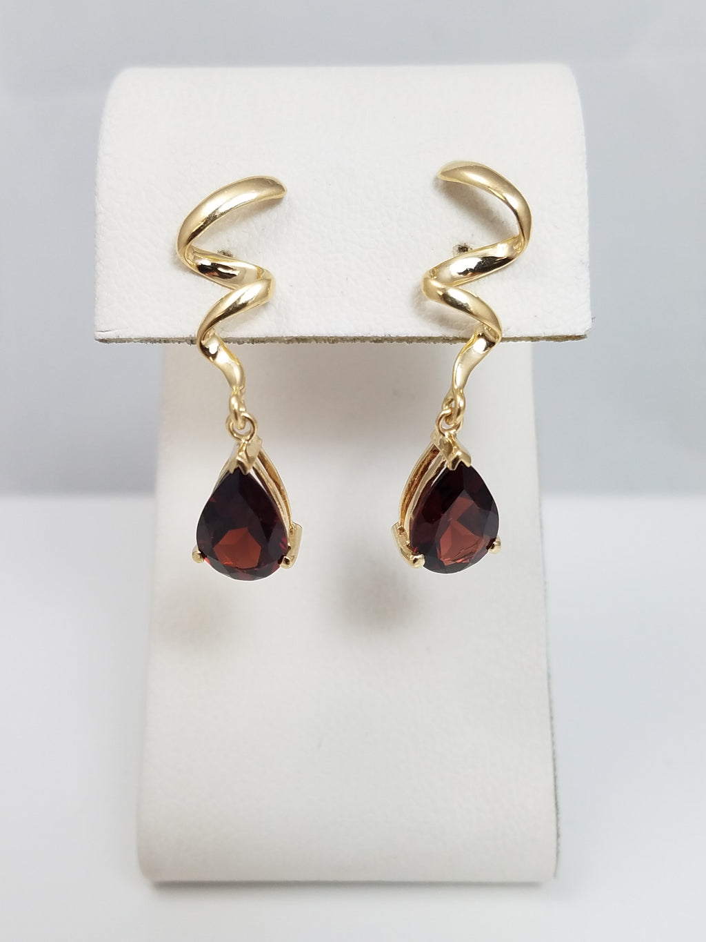 Whimsical 14k Yellow Gold Natural Garnet Dangle Earrings