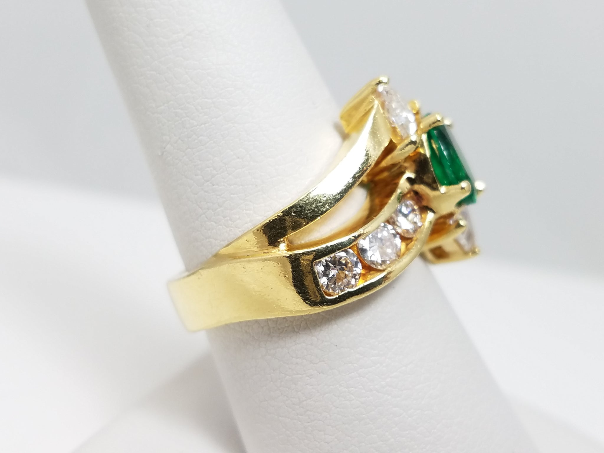 Exquisite 18k Yellow Gold Natural Emerald Diamond Custom Ring