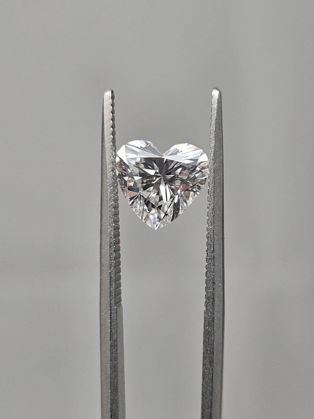 Sweet IGI Certified 1.48ct Heart Shaped Lab Grown Diamond VS1/E