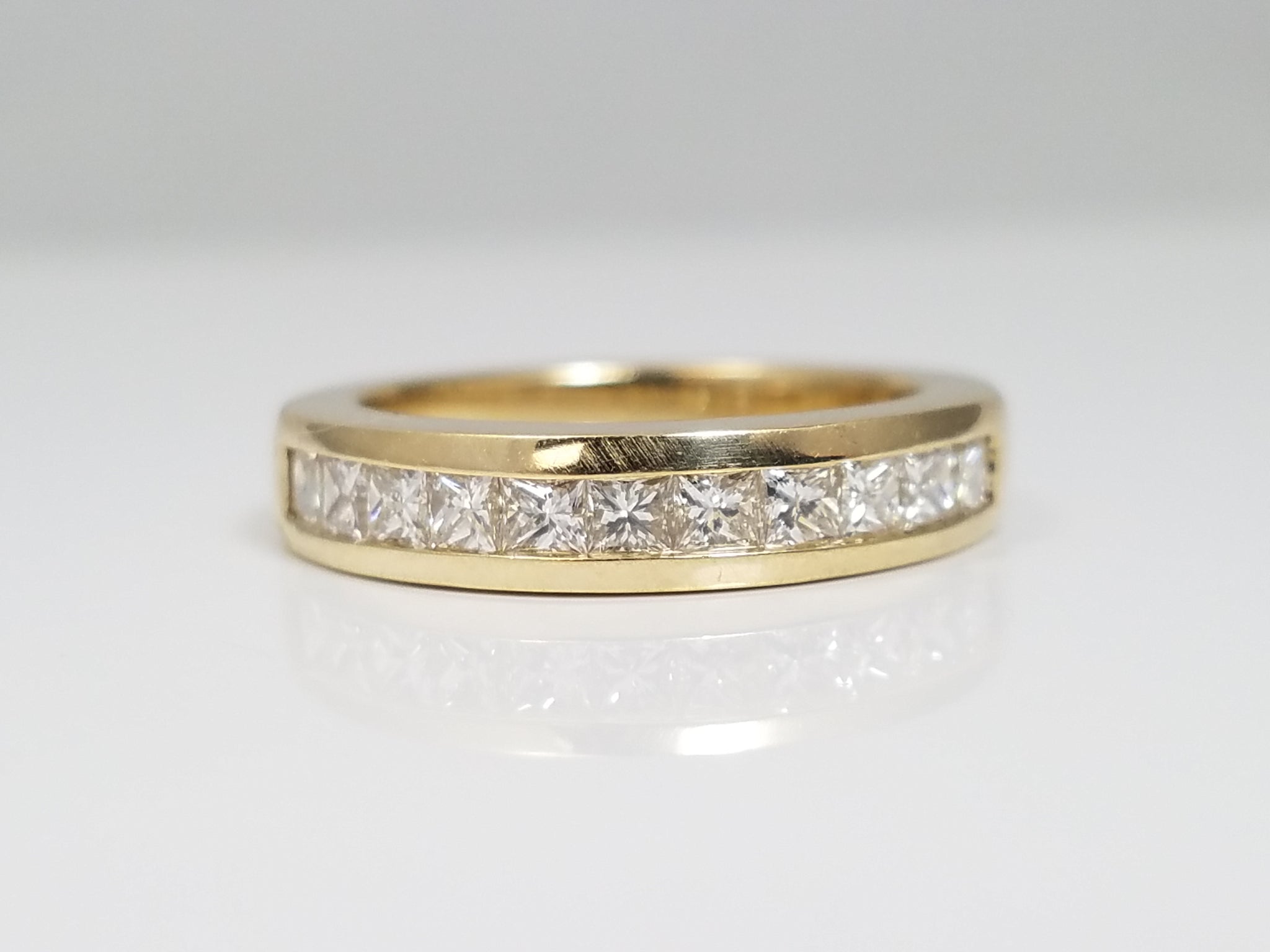 Classy 14k Yellow Gold Natural Diamond Anniversary Ring Band