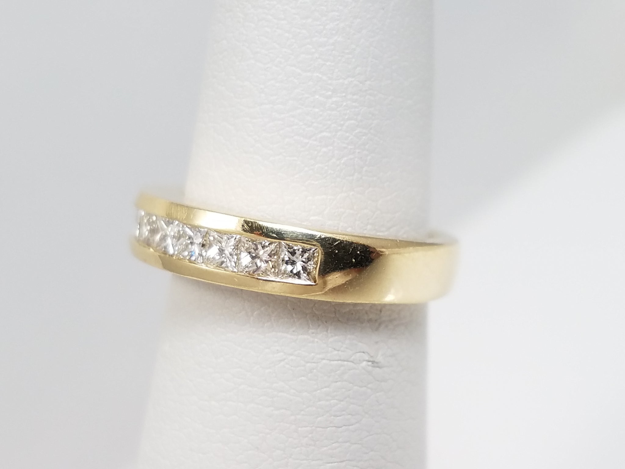 Classy 14k Yellow Gold Natural Diamond Anniversary Ring Band