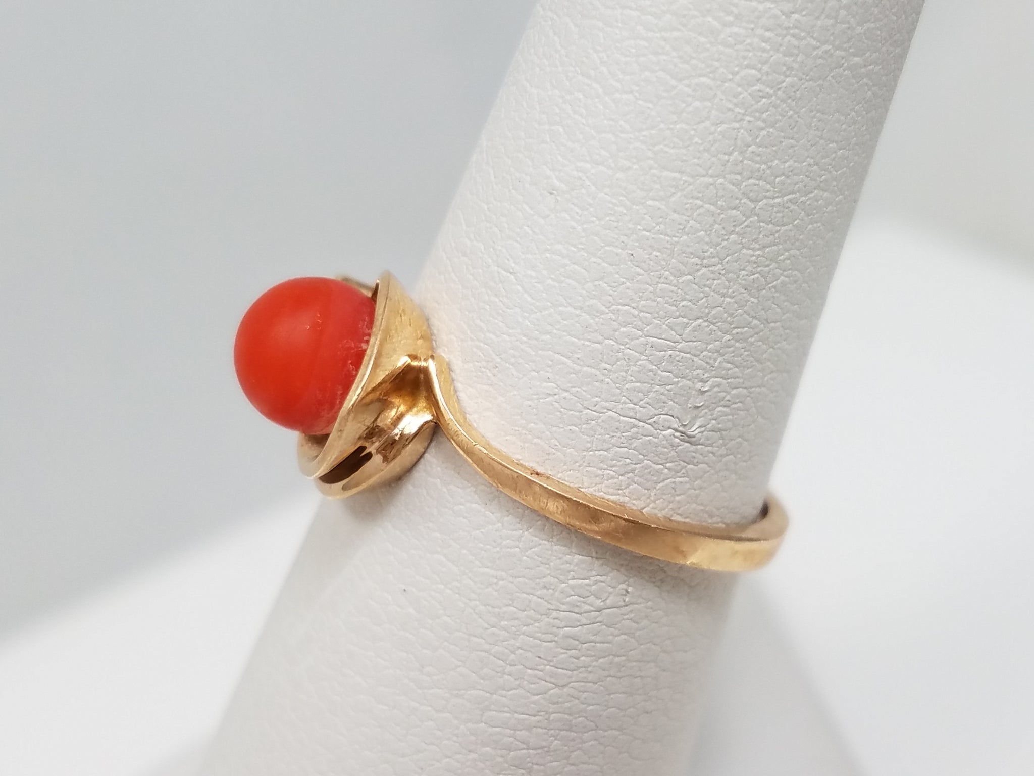 Vintage 14k Yellow Gold Coral CZ Ring