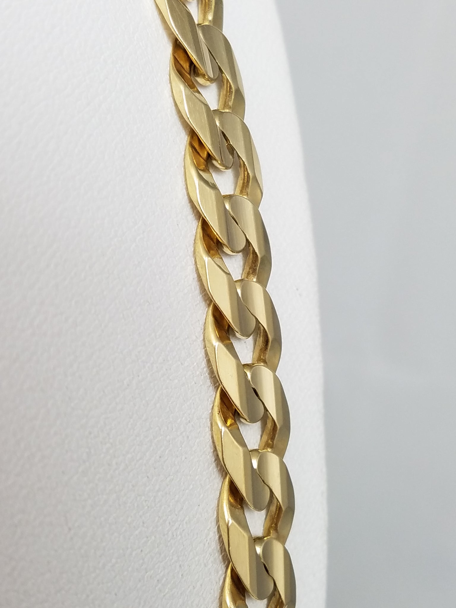 Bold 22" Solid 10k Yellow Gold Concave Curb Link Chain Necklace