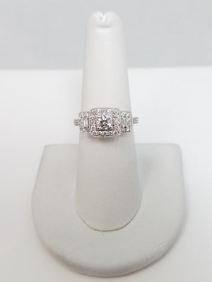 Luxurious 14k White Gold Natural Diamond Engagement Ring