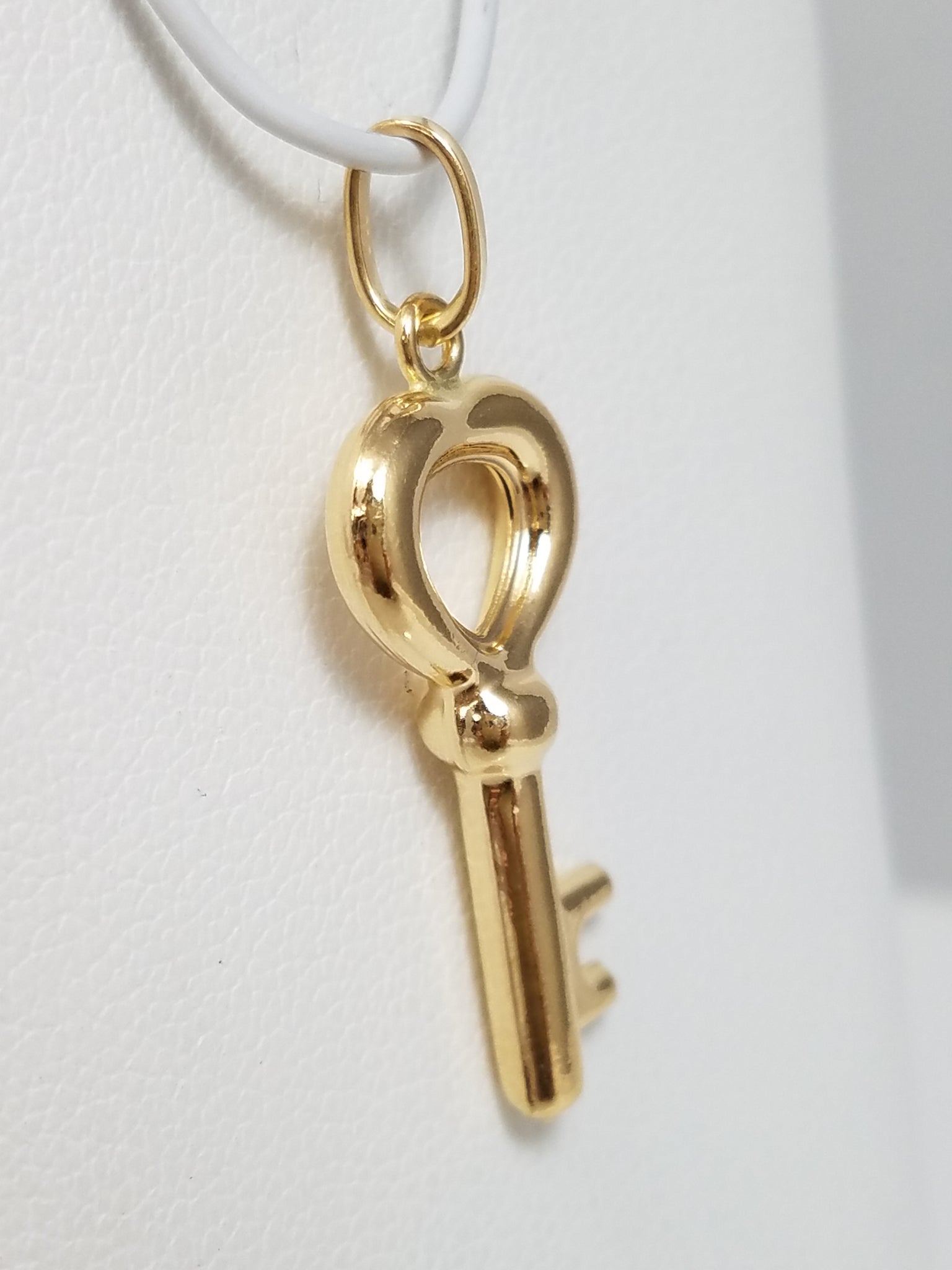 18k Yellow Gold 3D Key Charm/Pendant