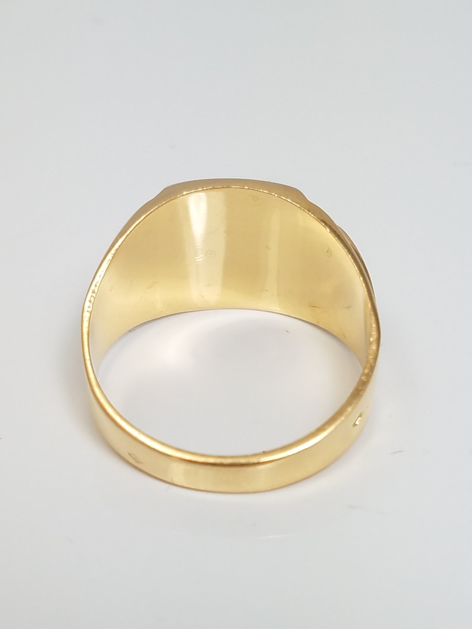 New 18k Yellow Gold Signet Ring