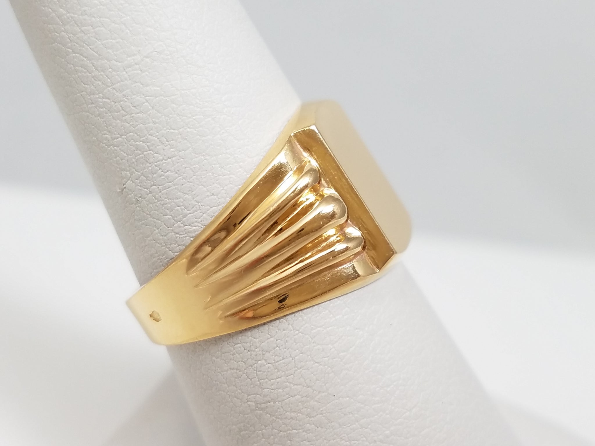 New 18k Yellow Gold Signet Ring