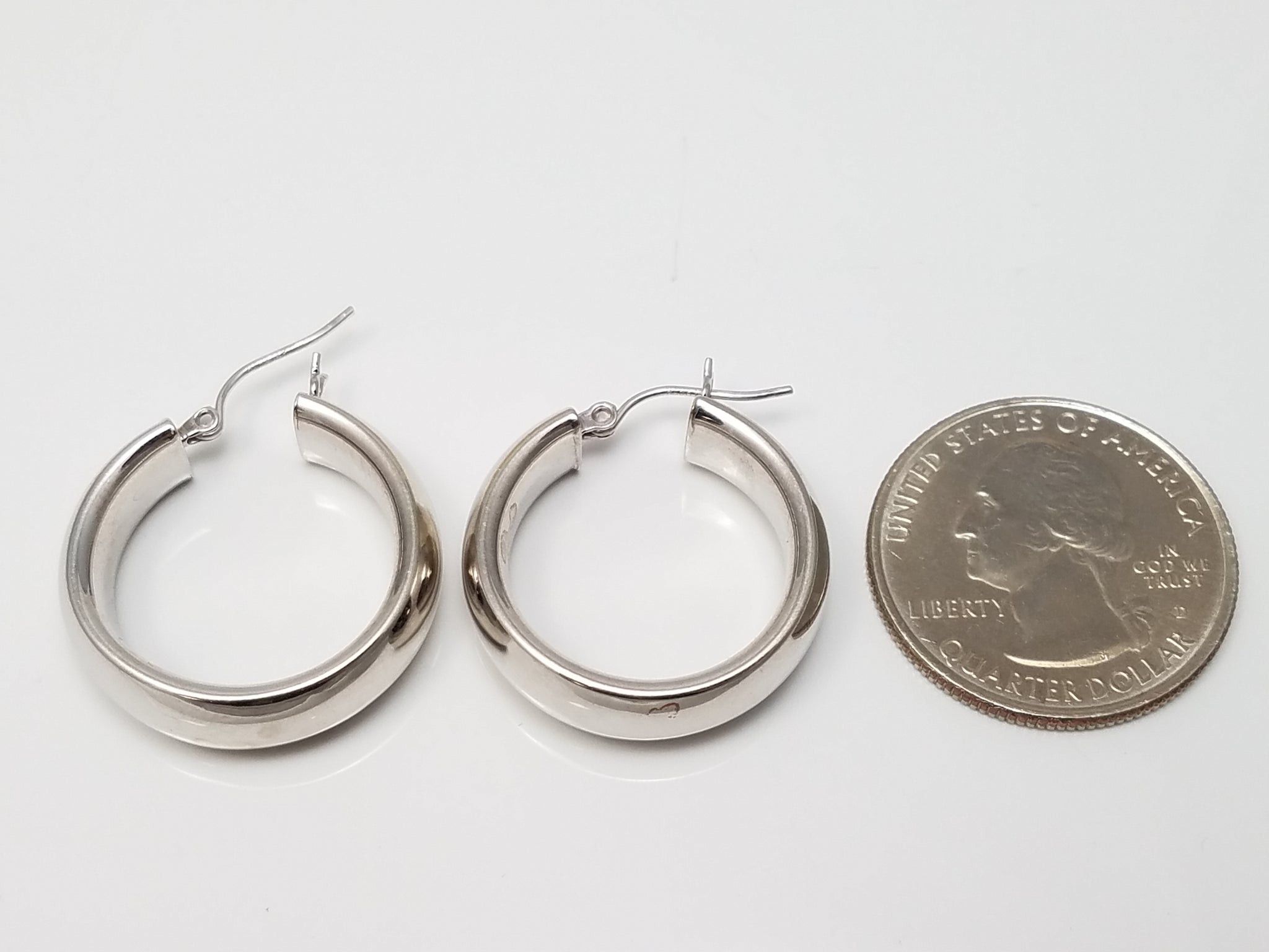 Simple 14k Hollow White Gold Tube Hoop Earrings