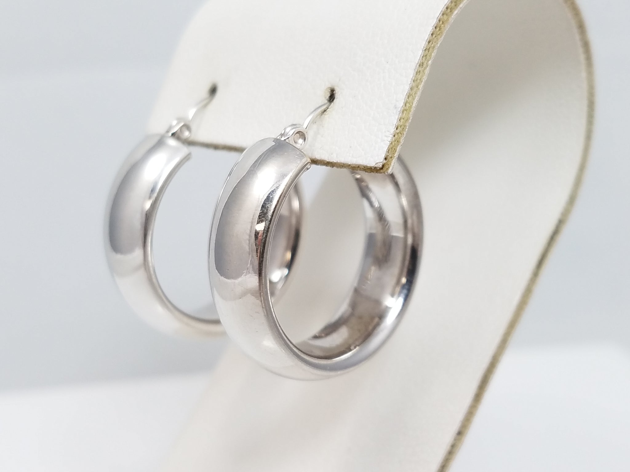 Simple 14k Hollow White Gold Tube Hoop Earrings