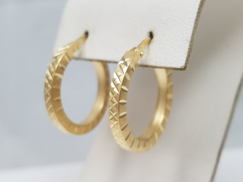 Fashionable 14k Yellow Gold Diamond Cut Hollow Hoop Earrings