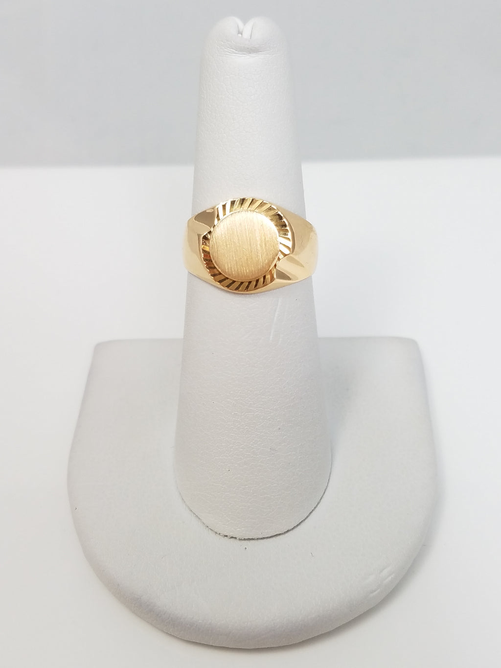 Chic New Solid 18k Yellow Gold Signet Ring