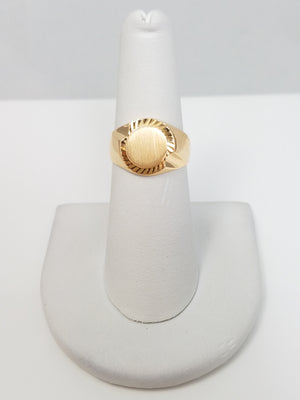 Chic New Solid 18k Yellow Gold Signet Ring