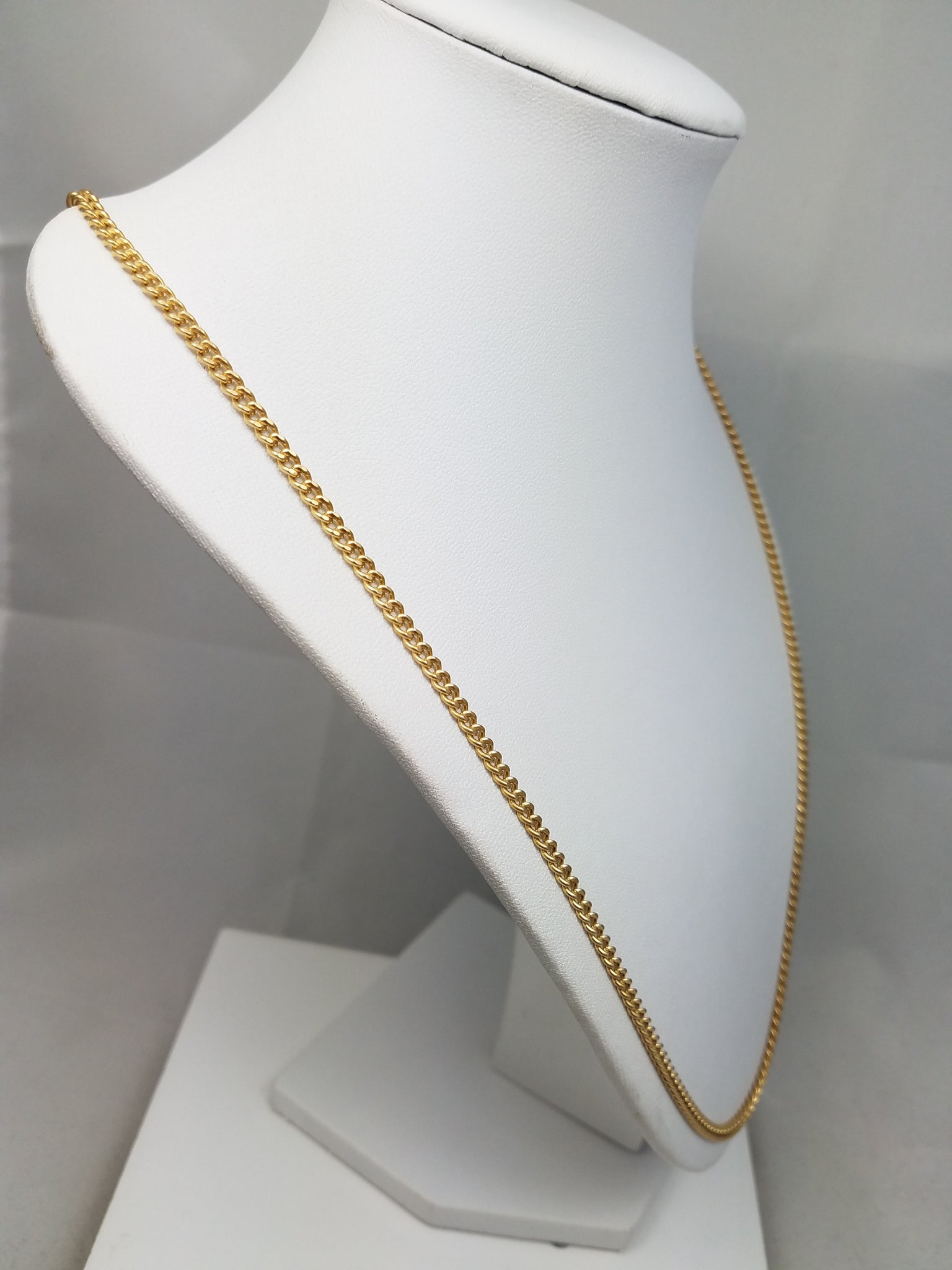 Classy 25" Solid 18k Yellow Gold Curb Link Chain Necklace