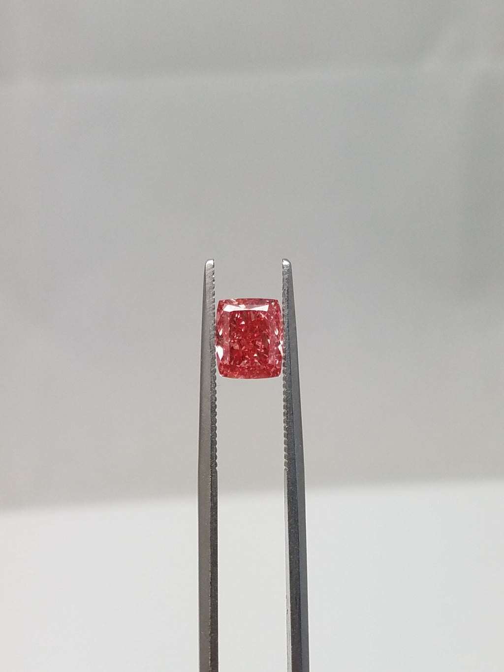 NEW IGI Certified 1.52ct Lab Grown Fancy Vivid Pink Cushion Modified Brilliant Diamond VVS2