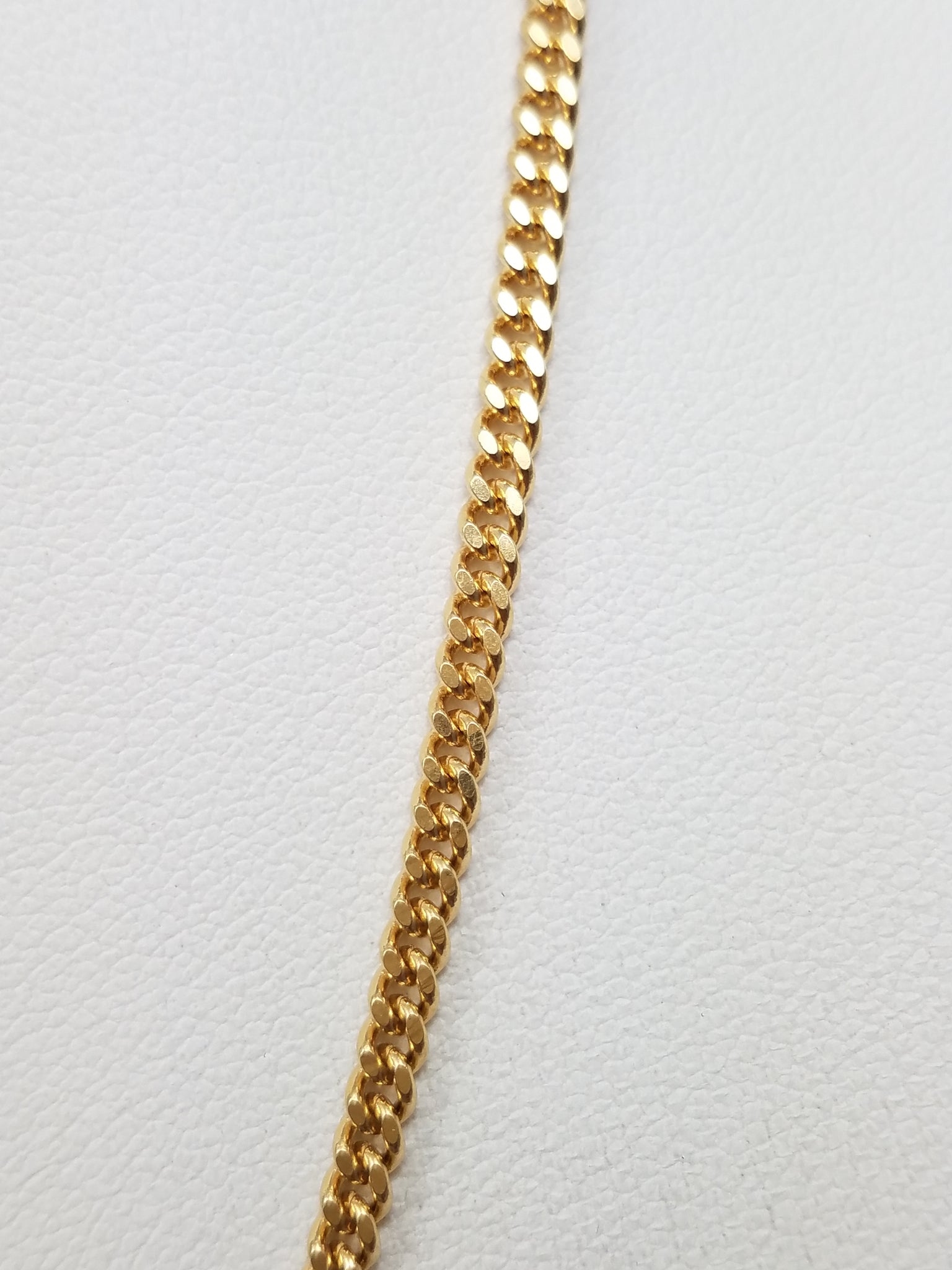 Sleek 18" Solid 14k Yellow Gold Curb Link Chain Necklace