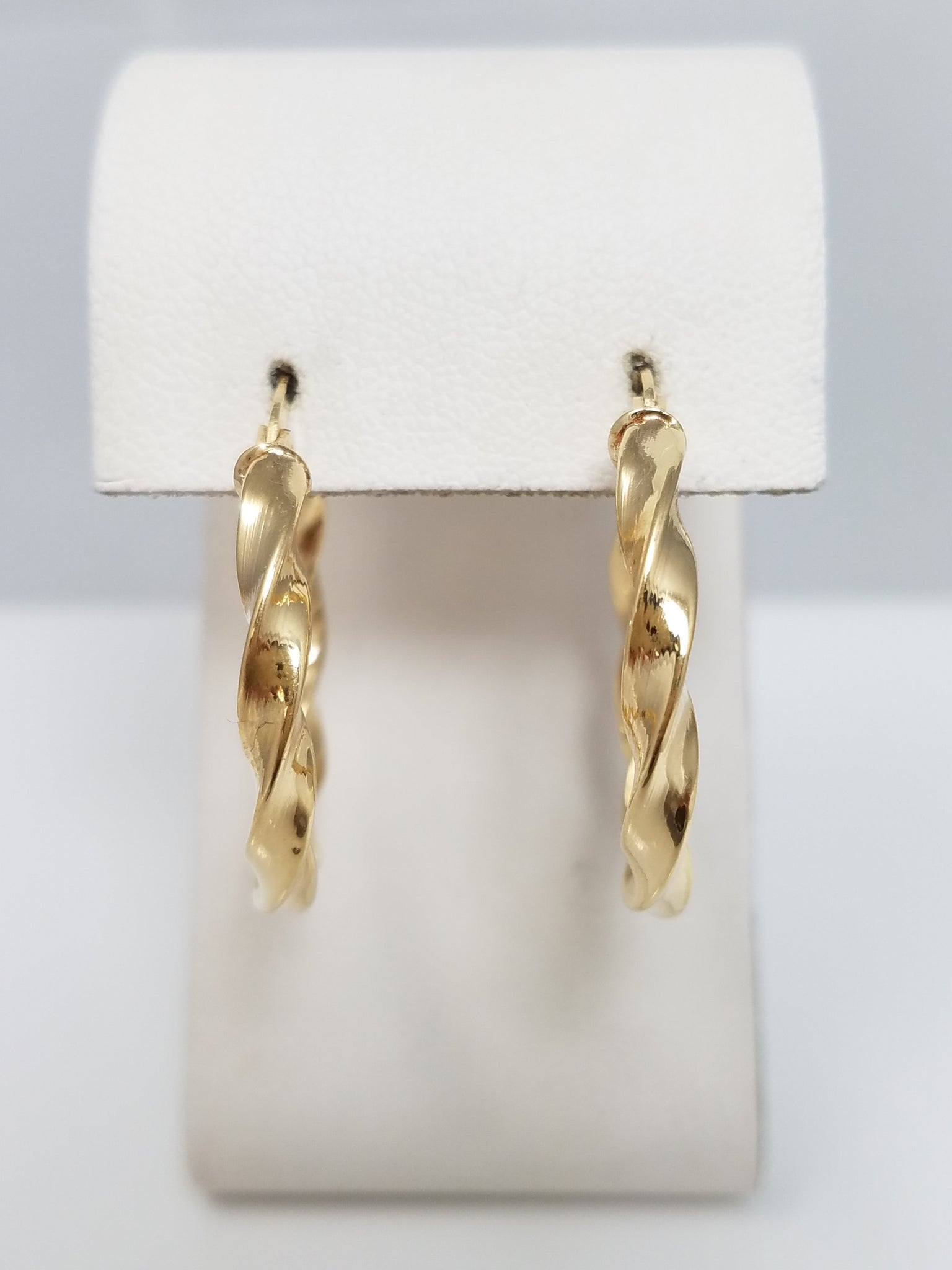 Twisty 18k Hollow Yellow Gold Spiral Hoop Earrings