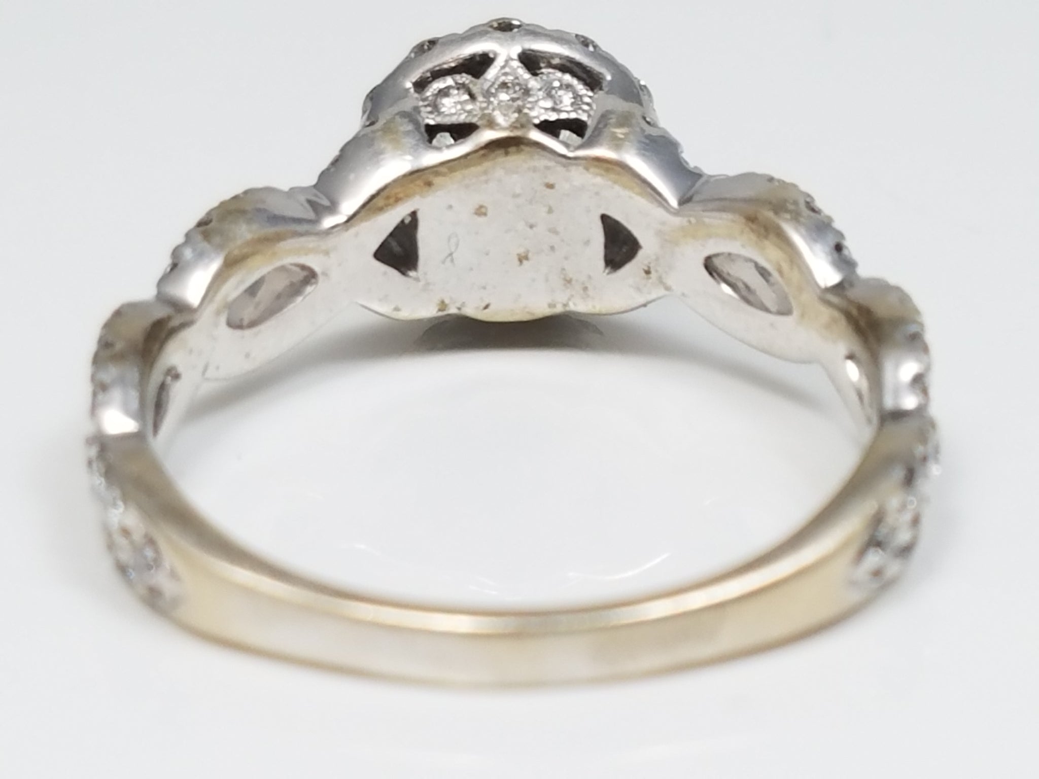 Stylish 14k White Gold Designer Natural Diamond Engagement Ring