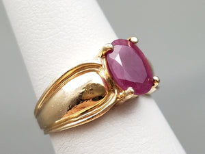 Attractive 14k Yellow Gold Natural Ruby Ring