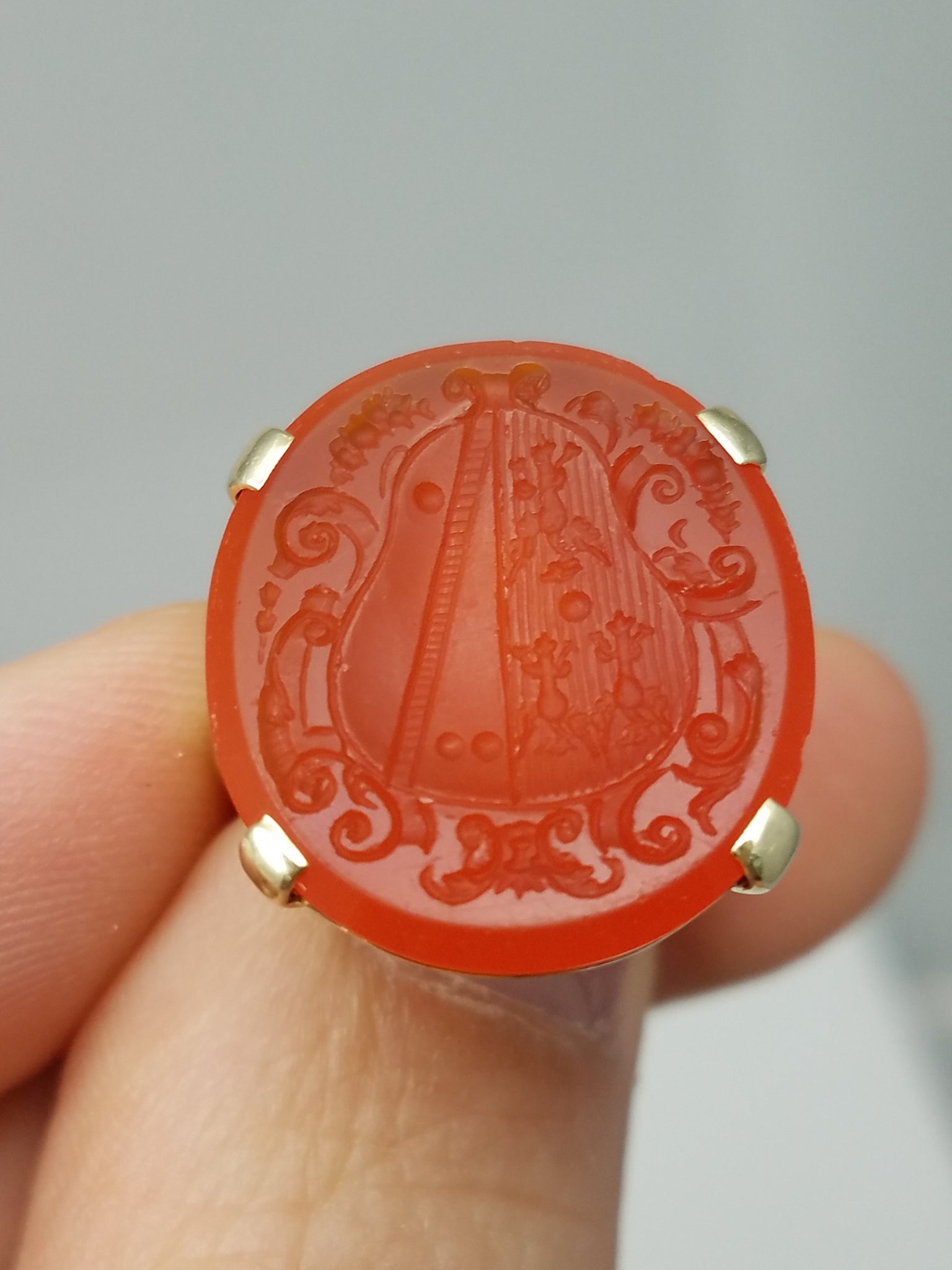 Sophisticated 14k Yellow Gold Vintage Large Wax Intaglio Seal Ring