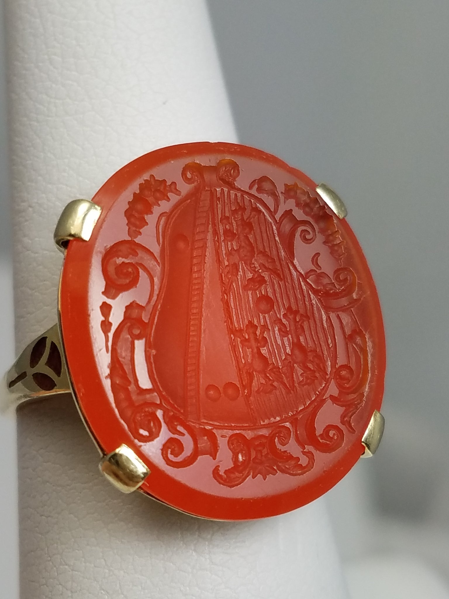 Sophisticated 14k Yellow Gold Vintage Large Wax Intaglio Seal Ring