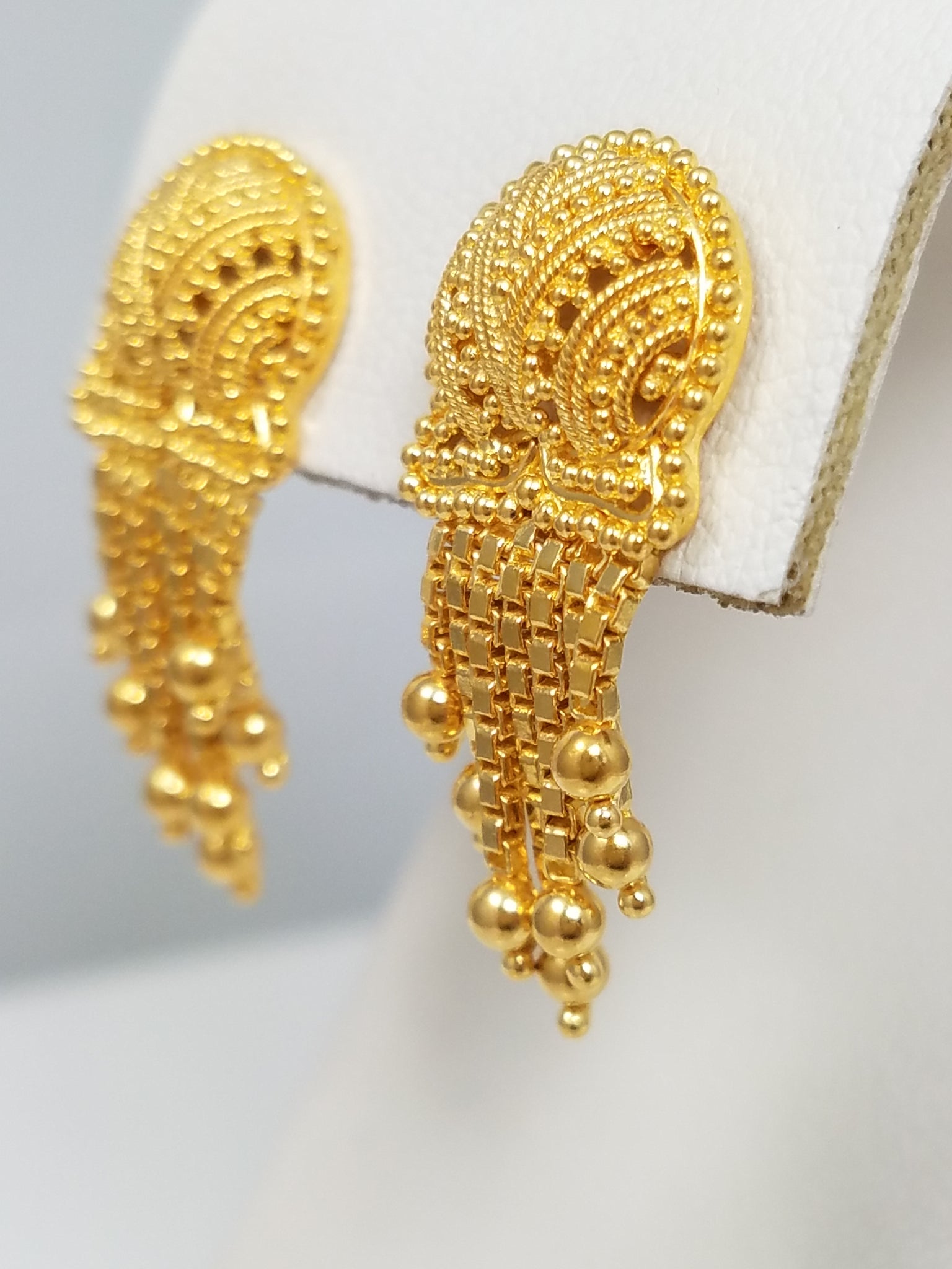 Elegant 22k Yellow Gold Dangle Earrings