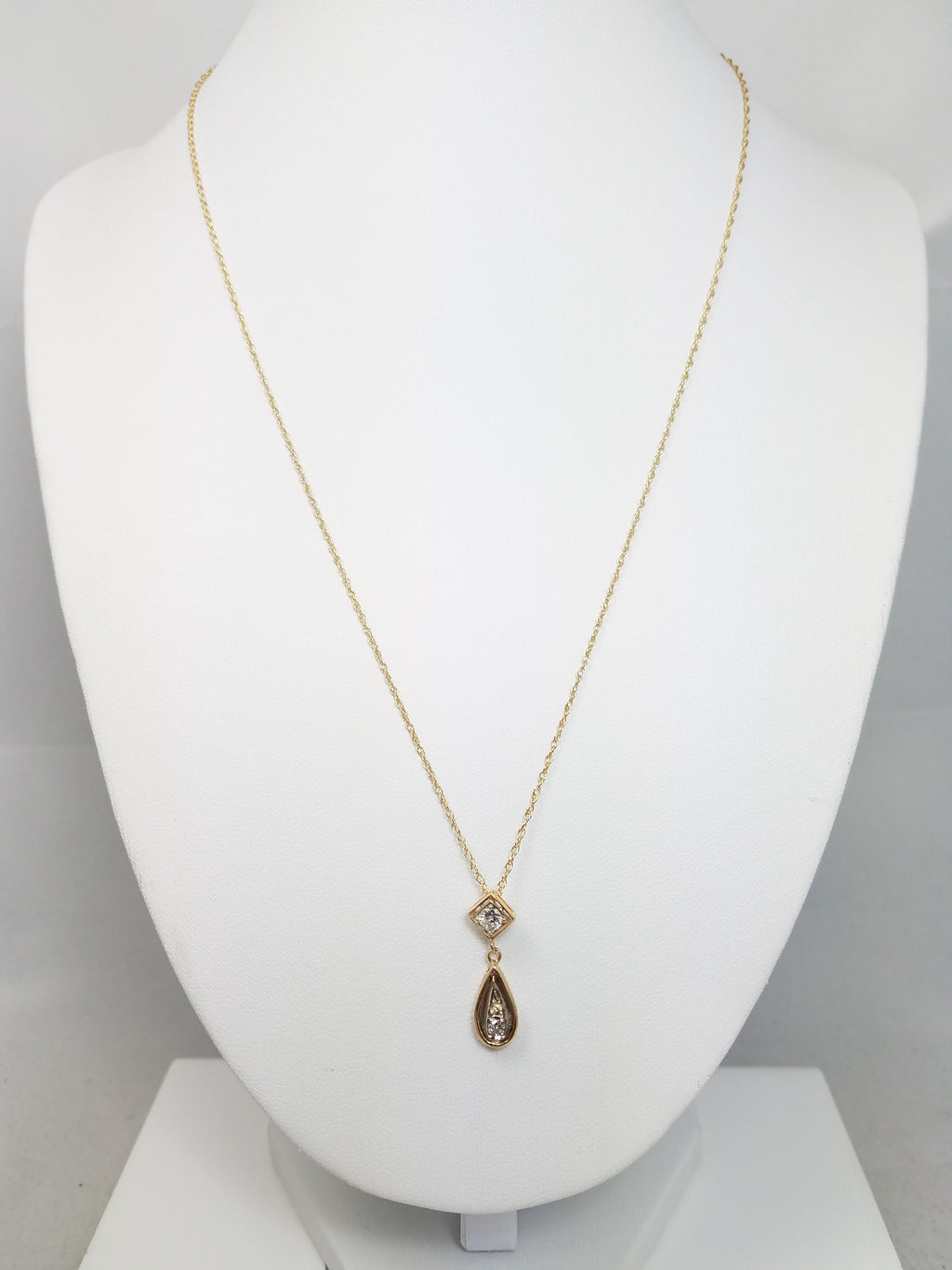 Vintage Natural Diamond 14k Yellow Gold Pendant 18" Necklace