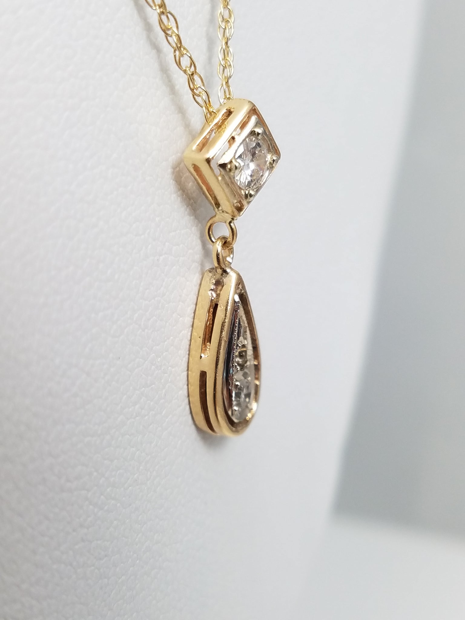 Vintage Natural Diamond 14k Yellow Gold Pendant 18" Necklace