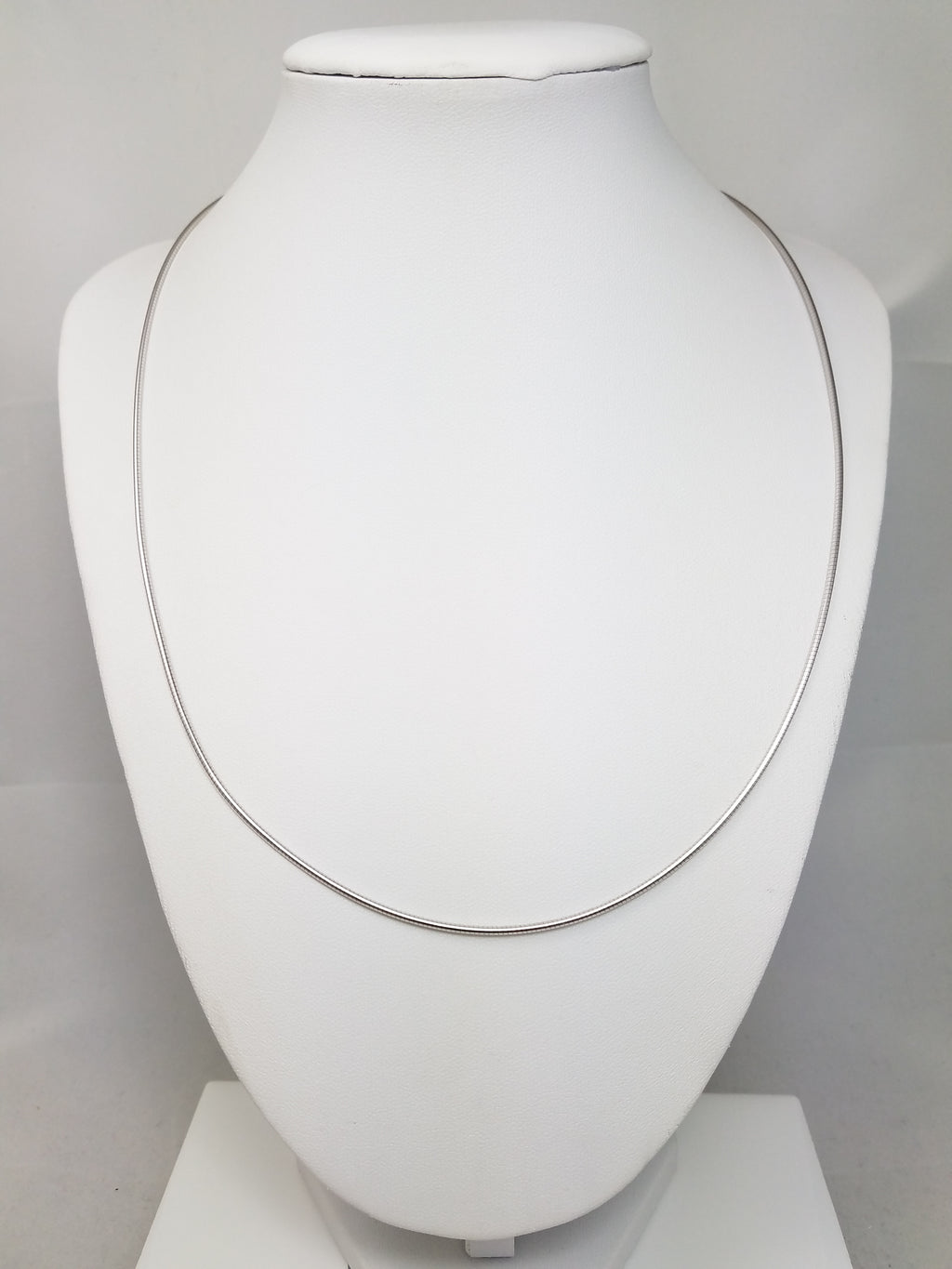 Chic 20.25" 14k White Gold Semi Rigid Snake Chain Necklace