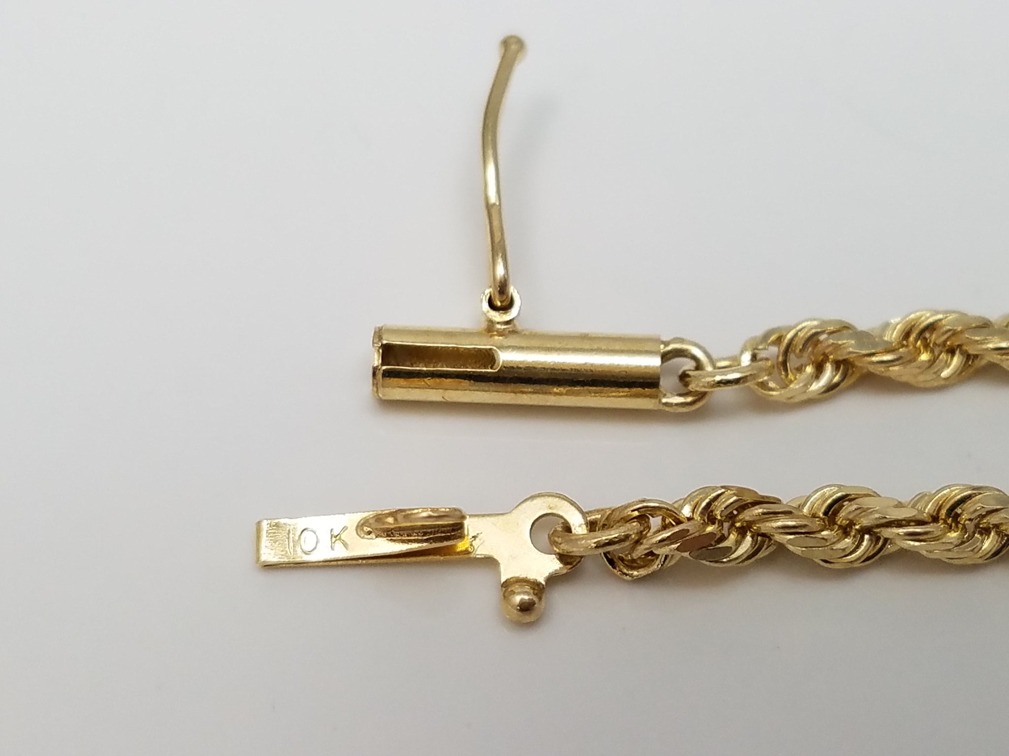 Versatile 10k Yellow Gold 24" Solid Rope Chain