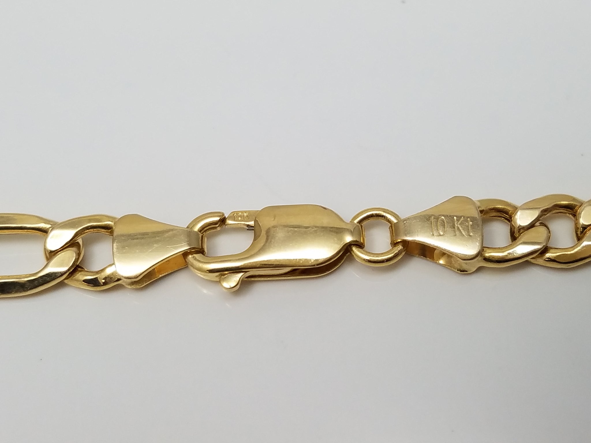 Sporty 22" Hollow 10k Yellow Gold Figaro Link Chain Necklace
