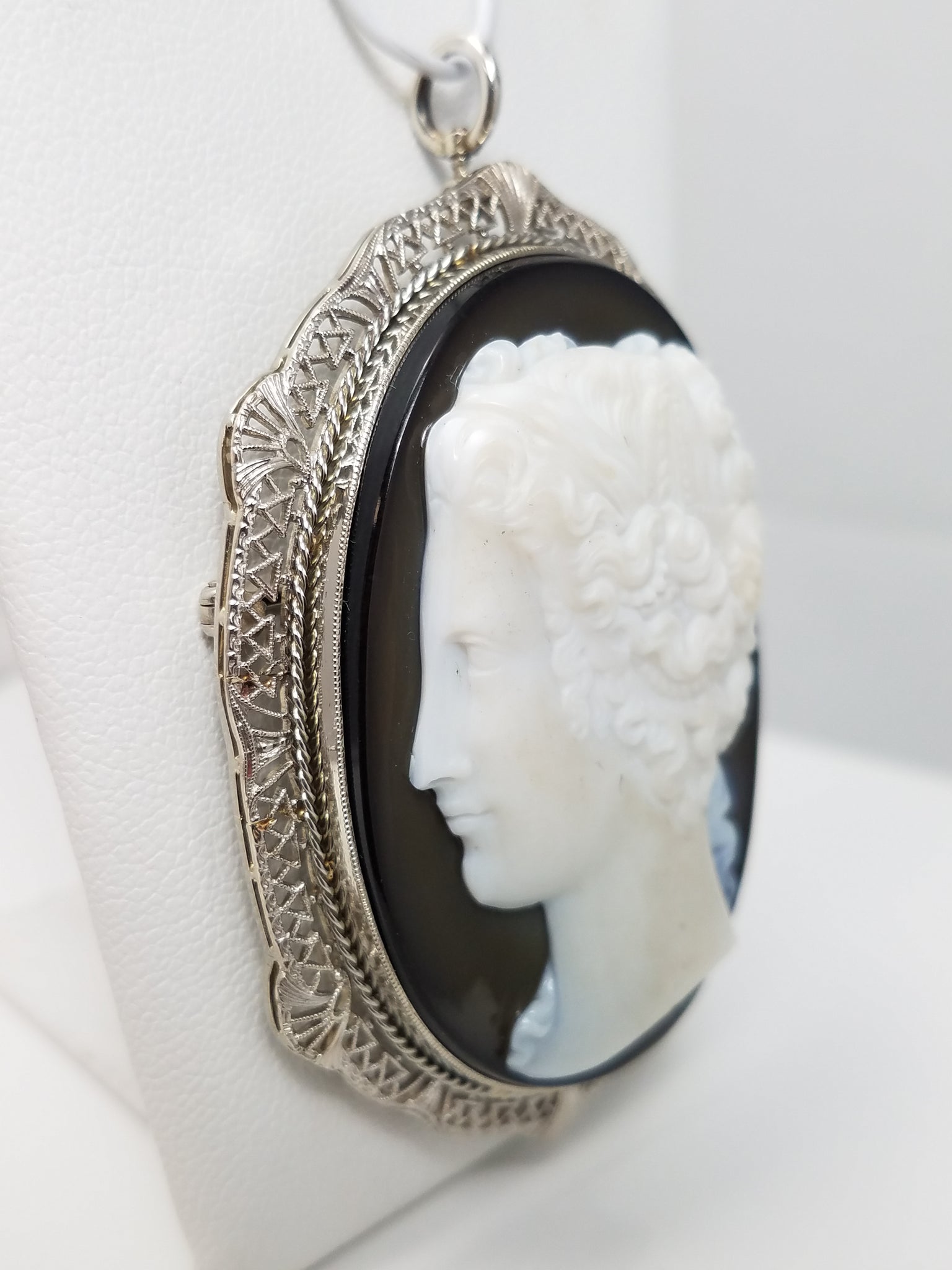 ** Museum Quality ** Exquisite 14k White Gold Antique Natural Stone Cameo Pin/Pendant