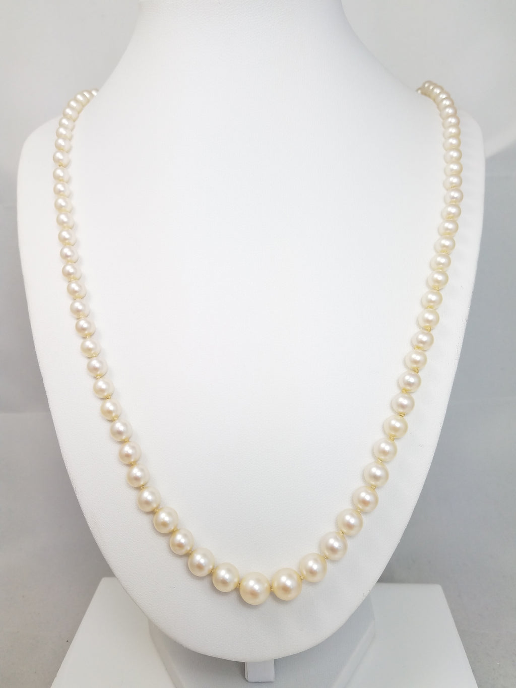 Lovely 28" Graduated Natural Cultured Akoya Pearl Strand