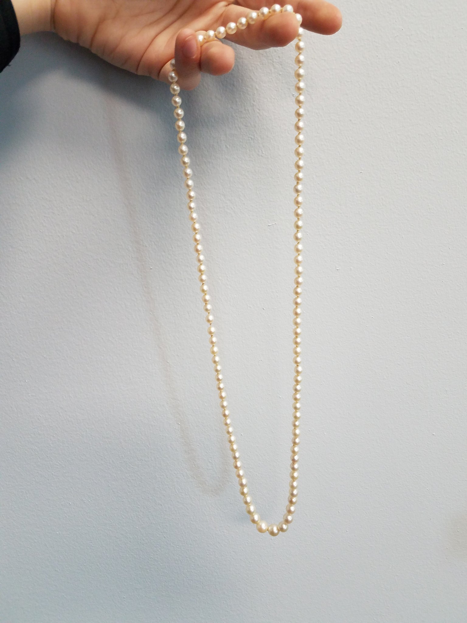 Lovely 28" Graduated Natural Cultured Akoya Pearl Strand
